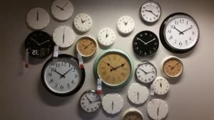 different types of wall clock
