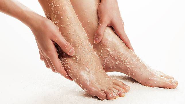 at home foot scrub for dry feet